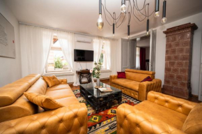 Authentic Design 2BDR Apartment in Old Town
